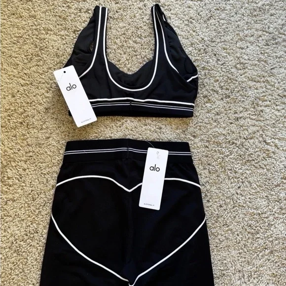 ALO Yoga Black Sports Bra with White Accents - Picture 3 of 3